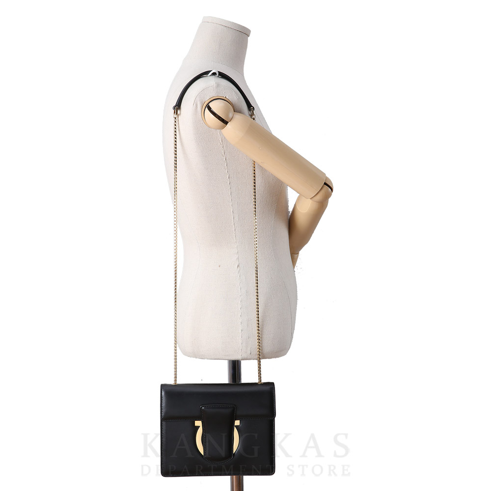 FERRAGAMO(USED)페레가모 간치니 체인 플랩백